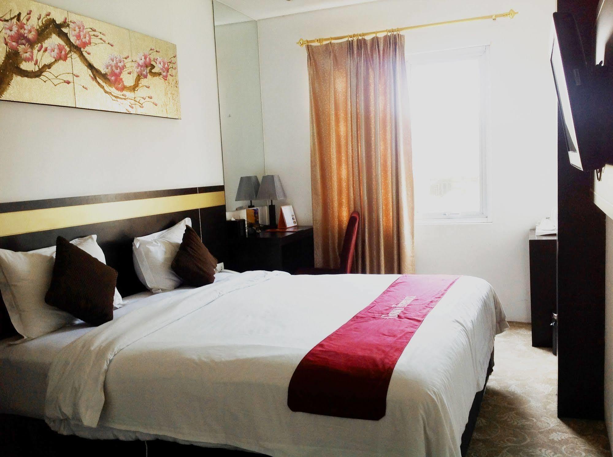 Gino Feruci Kebon Jati By Kagum Hotels Bandung Exterior foto