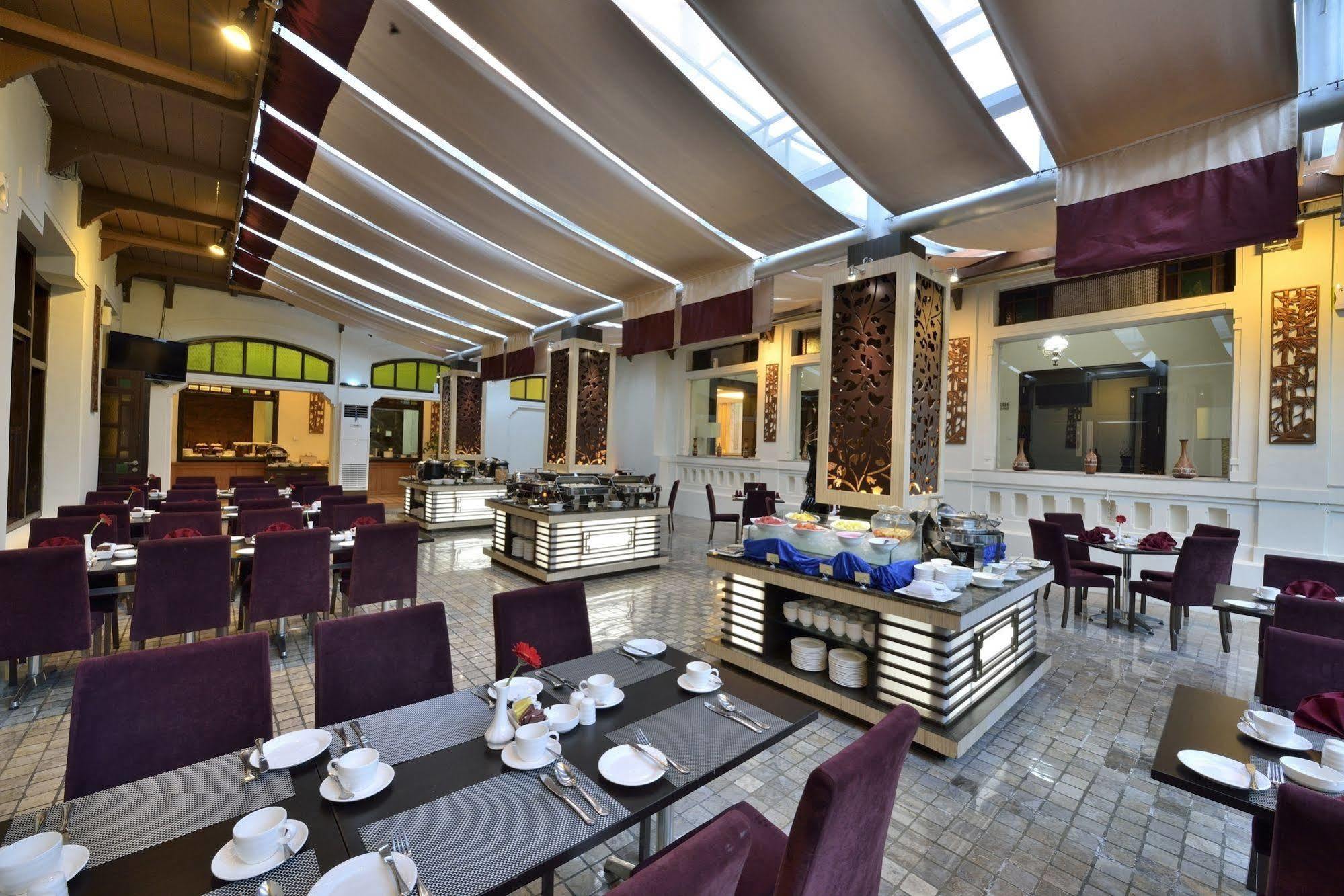 Gino Feruci Kebon Jati By Kagum Hotels Bandung Exterior foto